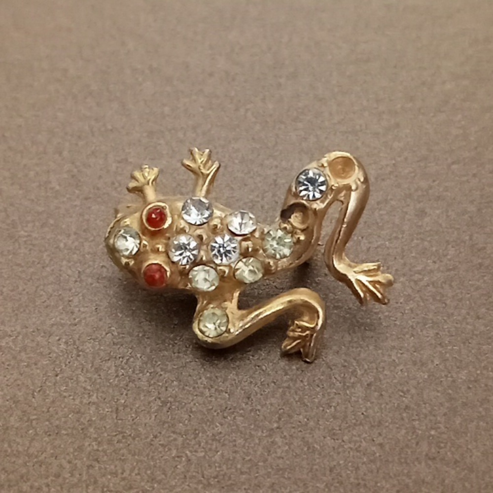 2/$20 Climbing Frog Brooch Lapel Pin Gold Tone Vintage 1" Metal Rhinestone red